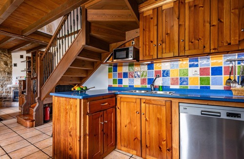 Cangas de Onis Casa | Casa rural 'La Campanona' con vistas a la montaña, terraza privada y Wi-Fi