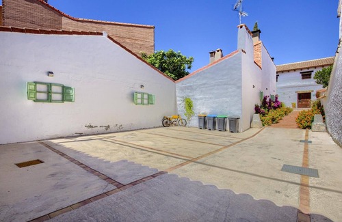 Mentrida Casa | Country House 'La Casa De La Abuela' with Private Pool, Wi-Fi and Air Conditioning