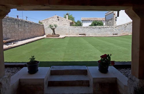 Vizmalo Casa | Casa rural 'La Casa Vieja De Vizmalo' con vistas a la montaña, terraza privada y Wi-Fi