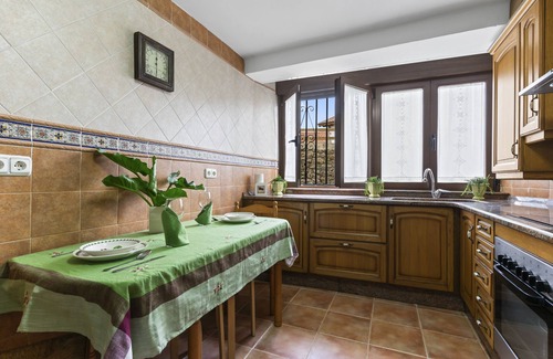 Udias Casa | Casa rural 'La Casuca, Entre Mar Y Montaña' con vistas a la montaña y terraza privada