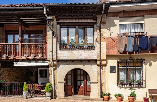 Udias Casa | Casa rural 'La Casuca, Entre Mar Y Montaña' con vistas a la montaña y terraza privada