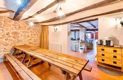 Olba Casa | Casa rural 'La Casuna' con vistas a la montaña, terraza privada y Wi-Fi