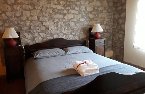 Allerona Casa | Casa rural en el campo con piscina privada y vista panorámica.