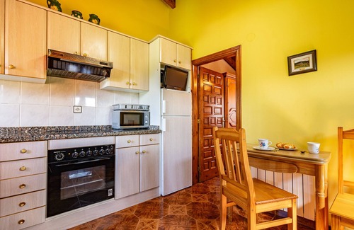 Llenin Casa | Casa rural 'La Casita De Heidi' con vistas a la montaña, terraza privada y Wi-Fi