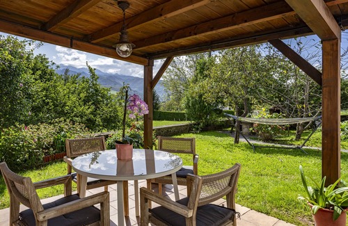 Llenin Casa | Casa rural 'La Casita De Heidi' con vistas a la montaña, terraza privada y Wi-Fi