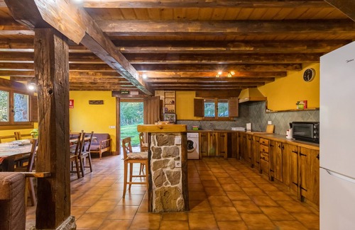 Soba Casa | Casa rural 'La Hirriria' con vistas a la montaña, terraza privada y jardín privado