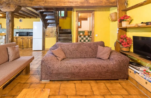 Soba Casa | Casa rural 'La Hirriria' con vistas a la montaña, terraza privada y jardín privado