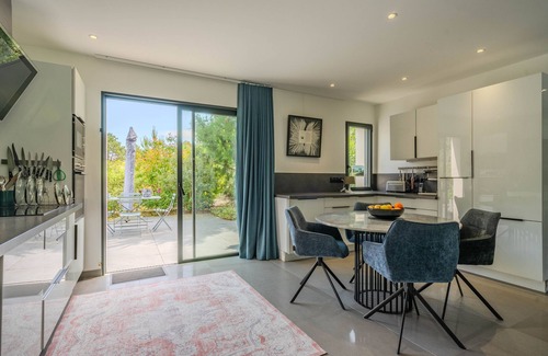 La Palmyre Villa | Casa rural 'La Lagune' con piscina privada, terraza privada y Wi-Fi