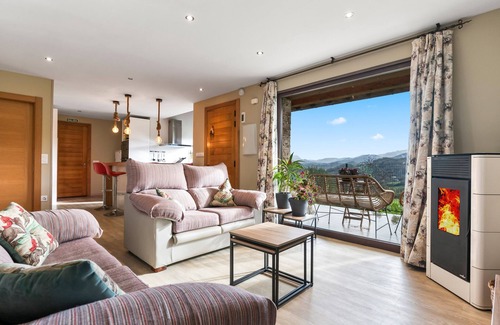 Soto de Cangas Casa | Casa rural 'La Tachuela' con vistas a la montaña, jardín privado y Wi-Fi