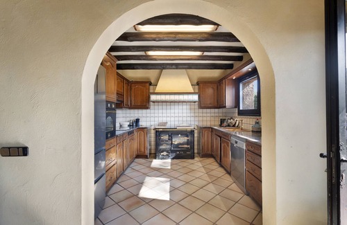 Calders Casa | Casa rural 'Les Hectarees' con vistas a la montaña, piscina privada y Wi-Fi