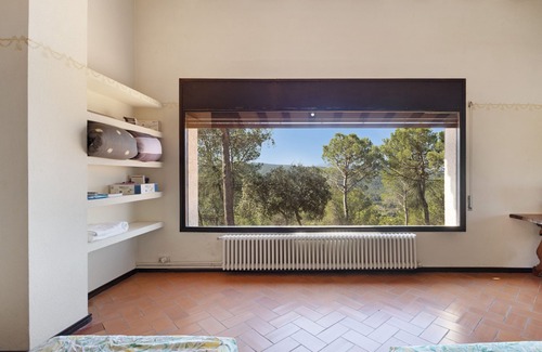 Calders Casa | Casa rural 'Les Hectarees' con vistas a la montaña, piscina privada y Wi-Fi