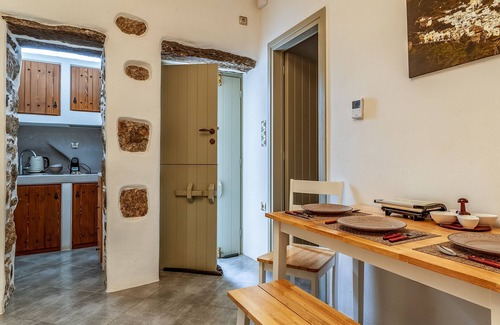 Koronos Villa | Country House 'Marina's Traditional Stone House' with Mountain View, Wi-Fi and Air Conditioning