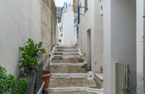 Koronos Villa | Country House 'Marina's Traditional Stone House' with Mountain View, Wi-Fi and Air Conditioning