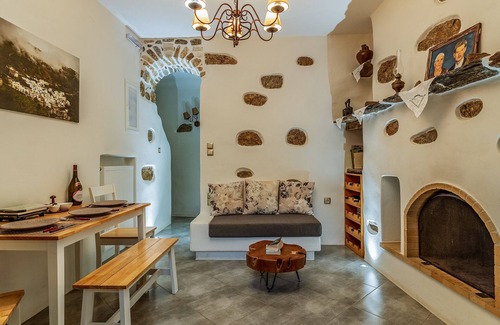 Koronos Villa | Country House 'Marina's Traditional Stone House' with Mountain View, Wi-Fi and Air Conditioning
