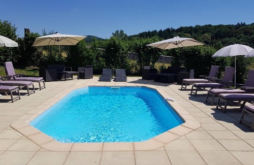 Janaillat Casa | Country House 'Meadow View - Grande Gîtes' with Private Pool, Private Terrace and Wi-Fi