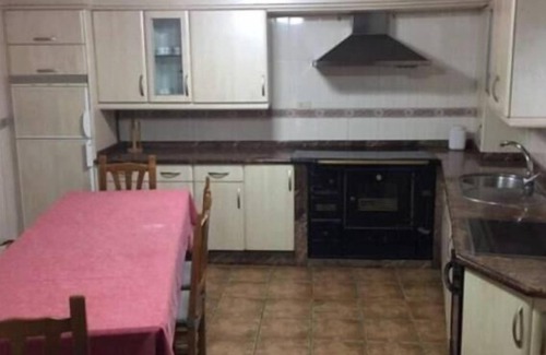 La Bola Casa | Casa rural 'O Cantón' con balcón y Wi-Fi