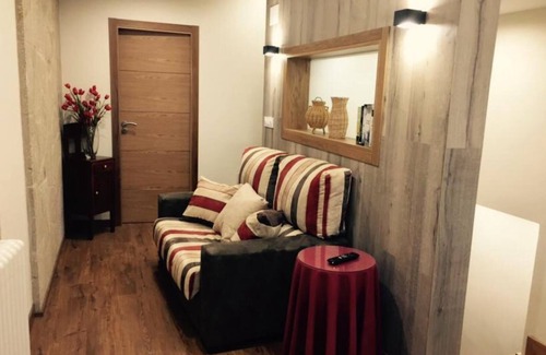 La Bola Casa | Casa rural 'O Cantón' con balcón y Wi-Fi