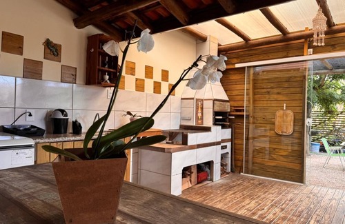 Praia do Rosa Casa | Country House on the Beach. Small pets allowed.