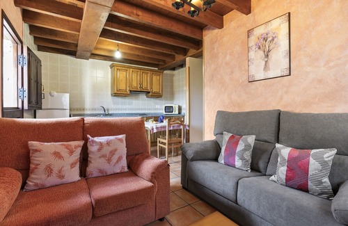 Llenin Casa | Casa rural 'Orandi' con vistas a la montaña, jardín compartido y Wi-Fi