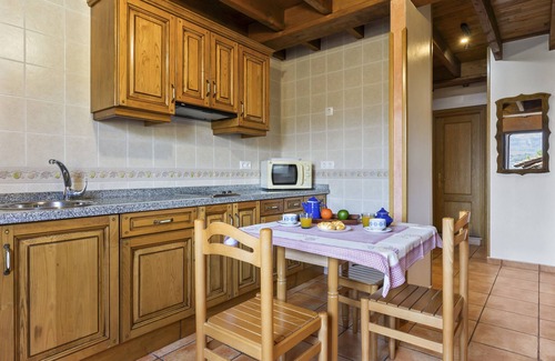 Llenin Casa | Casa rural 'Orandi' con vistas a la montaña, jardín compartido y Wi-Fi