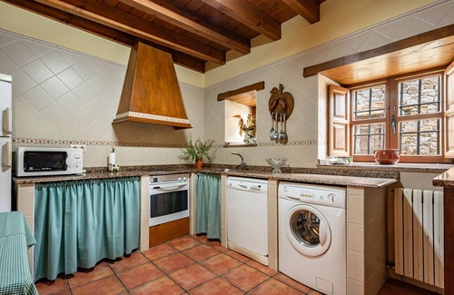 Penamellera Baja Casa | Casa rural 'Para Casa De Abajo' con vistas a la montaña, terraza privada y Wi-Fi
