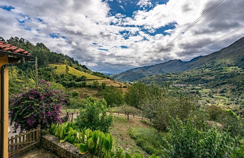Penamellera Baja Casa | Casa rural 'Para Casa De Abajo' con vistas a la montaña, terraza privada y Wi-Fi