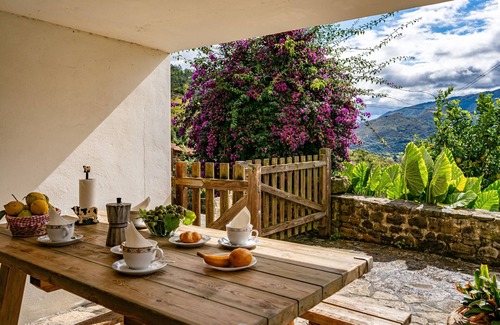 Penamellera Baja Casa | Casa rural 'Para Casa De Abajo' con vistas a la montaña, terraza privada y Wi-Fi
