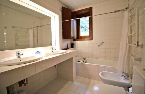 Freixieiro de Soutelo Casa | Casa de campo con jardín y piscina cerca de Caminha