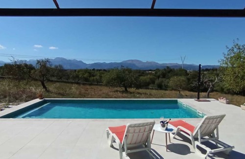 Llubi Casa | Casa rural 'S'Ermitori' con vistas a la montaña, piscina privada y Wi-Fi