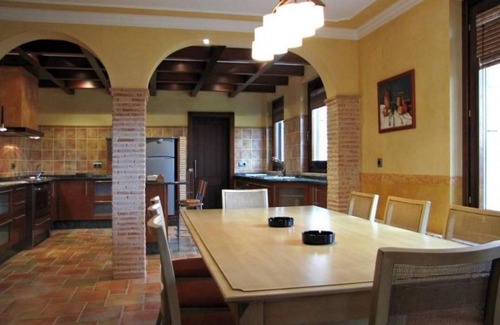 Covaleda Casa | Casa rural 'San Lorenzo' con vistas a la montaña, terraza privada y Wi-Fi