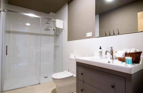 Cabanillas Casa | Casa rural 'Senda Bardenas' con jardín privado y Wi-Fi
