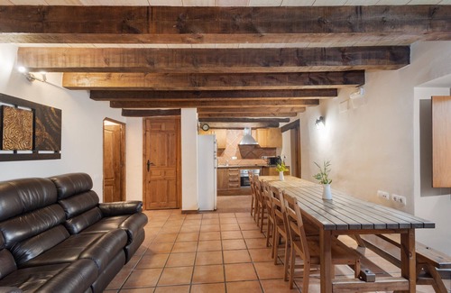 Puigreig Casa | Casa rural 'Subiraneta' con vistas a la montaña, piscina privada y Wi-Fi