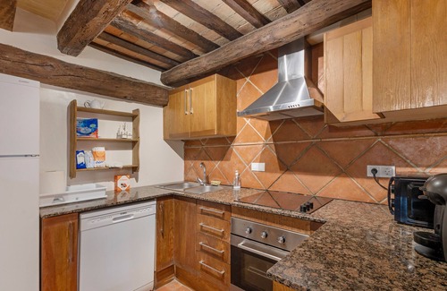 Puigreig Casa | Casa rural 'Subiraneta' con vistas a la montaña, piscina privada y Wi-Fi