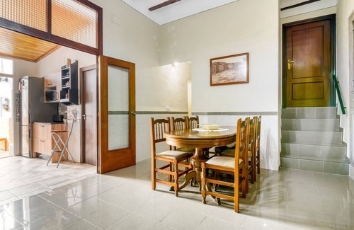 Bolbaite Casa | Casa rural 'Tío Salvador' con vistas al lago, terraza privada y Wi-Fi
