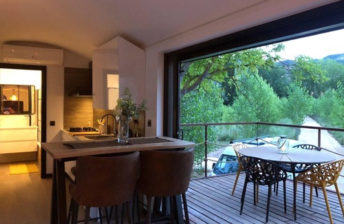 Casas Altas Casa | Casa rural 'Vagón Orient Express' con vistas a la montaña, jardín privado y aire acondicionado