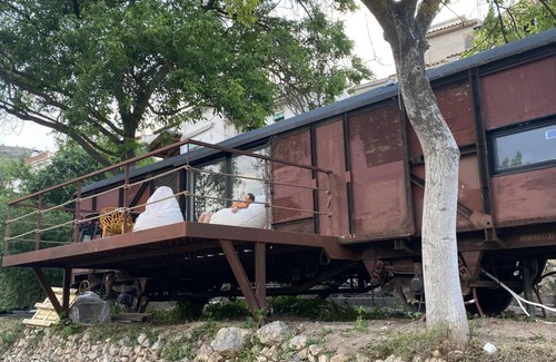 Casas Altas Casa | Casa rural 'Vagón Orient Express' con vistas a la montaña, jardín privado y aire acondicionado