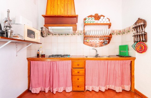 Cati Casa | Casa rural 'Vell' con vistas a la montaña, jardín privado y Wi-Fi