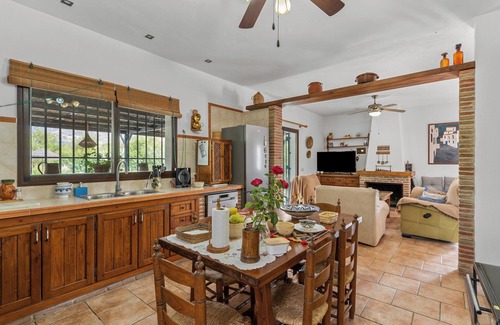 Alora Casa | Casa rural 'Villa Pinale Álora' con vistas a la montaña, Wi-Fi y aire acondicionado