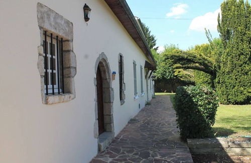 Fains-la-Folie Casa | Country house with pool near Paris