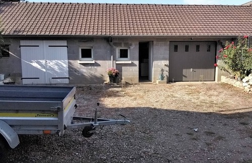 Le Chatelet Casa | Country house with nearby shops, swimming pool and beautiful garden