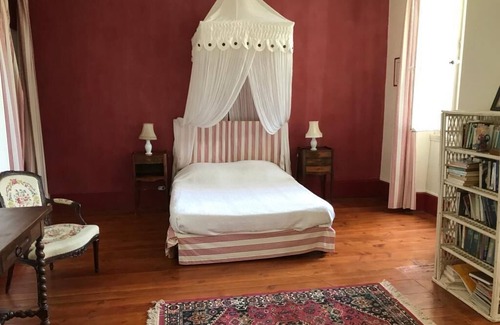Marsac Casa | Country house with swimming pool: 8 bedrooms sleeps 16