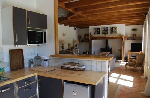 Montsalvy Cabaña | Casa de campo con piscina climatizada y vistas al río