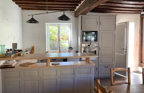 Dangu Casa | Country house with pretty walled garden 1 hour from Paris