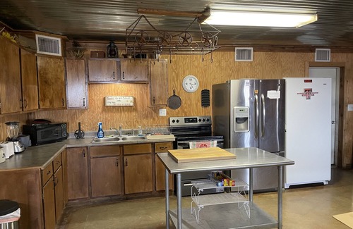 Wolfforth Casa | Country Hunting Lodge Barndo
