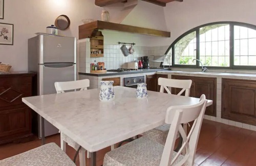 Rignano sull'Arno Casa | Country independent apartment with private terrace, free wifi and shared pool