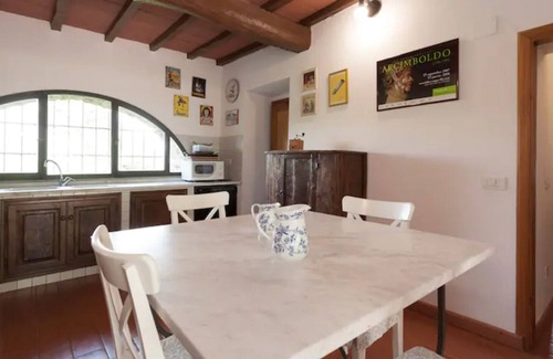 Rignano sull'Arno Casa | Country independent apartment with private terrace, free wifi and shared pool