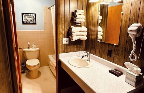 Bison Casa | Country Inn Motel - Charming 11 room motel with AC, WiFi located in Bison, SD.