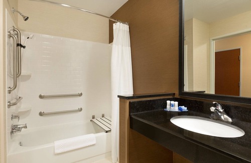 Bismarck Hotel | Fairfield Inn & Suites Bismarck South