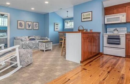 Lexington Casa | Country living in a private setting, The Loft at Springhouse Farm