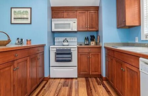 Lexington Casa | Country living in a private setting, The Loft at Springhouse Farm